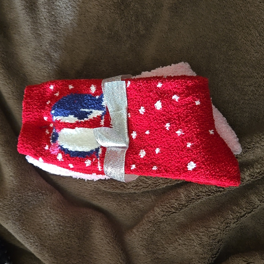 2 pair of fuzzy socks